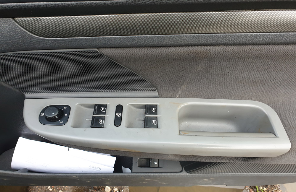 VW Golf Match TDI Window switch driver side front